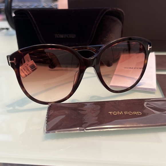 TOM FORD 58mm Round Sunglasses Color: Dark Havana / Gradient Brown - Picture 10 of 10